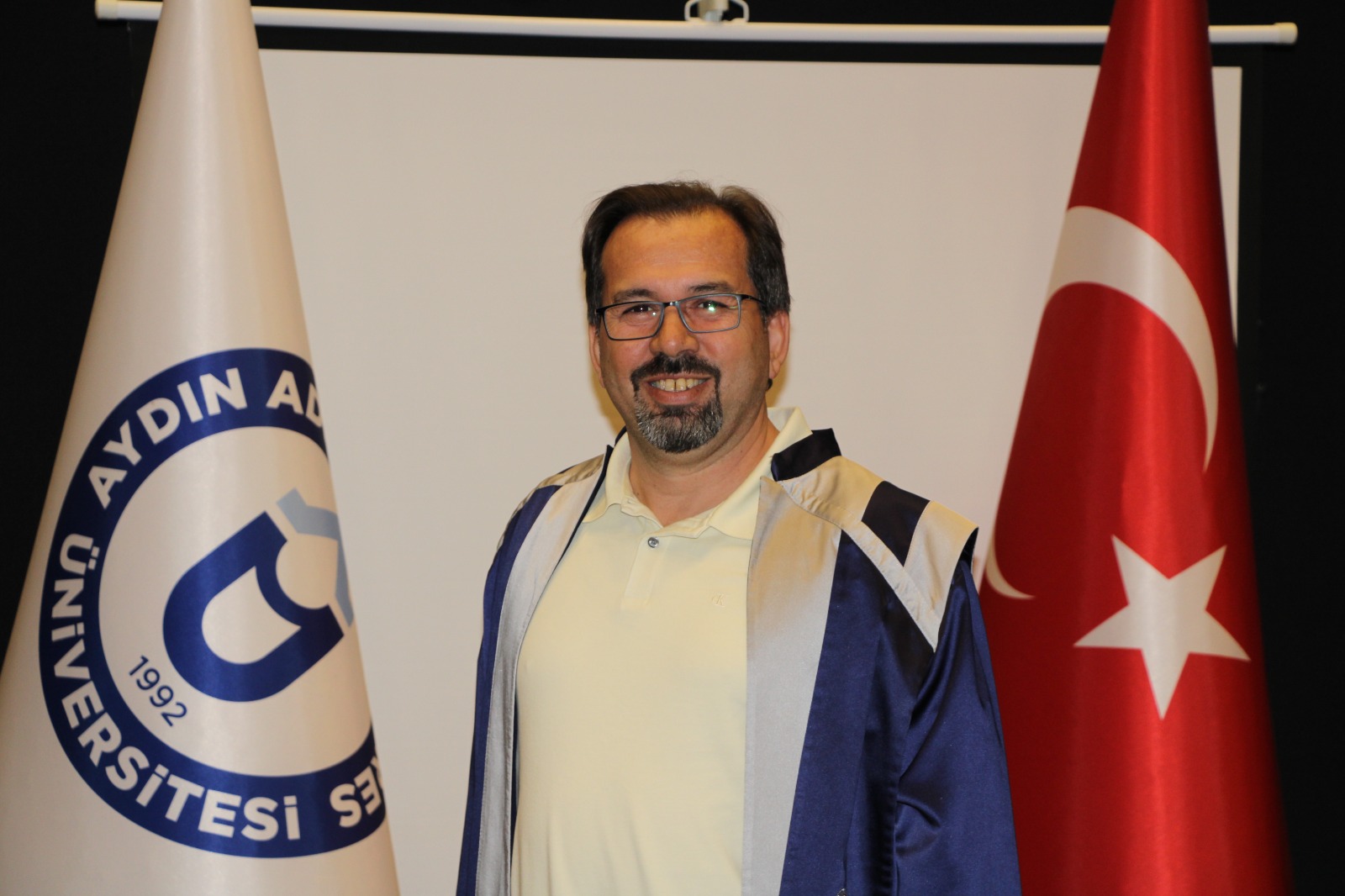 Dr. &Ouml;ğr. &Uuml;yesi Durmuş SEZER